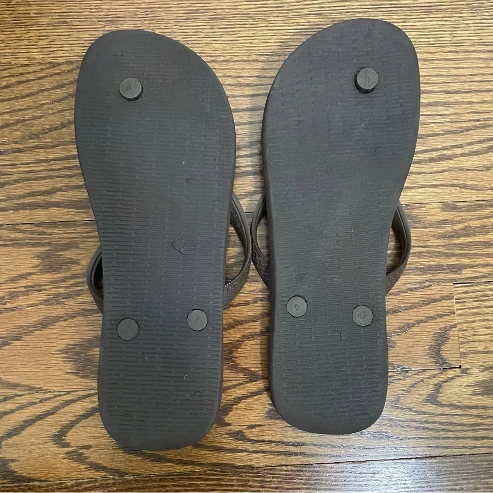 **4/$12** Havaianas Men's Flip Flops 41/42 - US 9/10